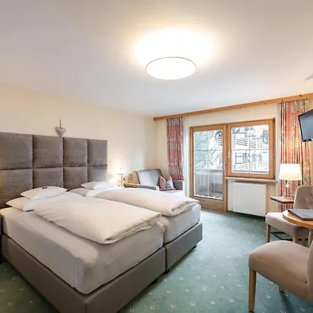 Haus Iris Гостевой дом 3*